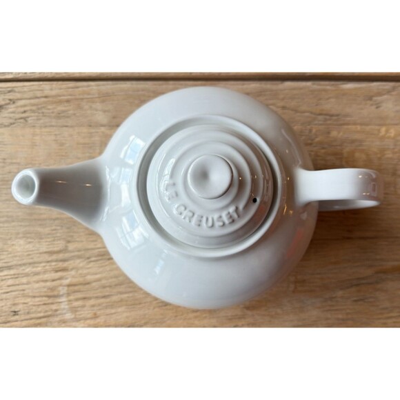 NEW Le Creuset Stoneware Classic Traditional Teapot 1.4 quart 1.3 liters White - Picture 6 of 12